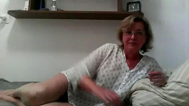 cam 2 cam with StripChat's IrynaMolbertx in her live broadcast for hypnotic sensations IrynaMolbertx from StripChat