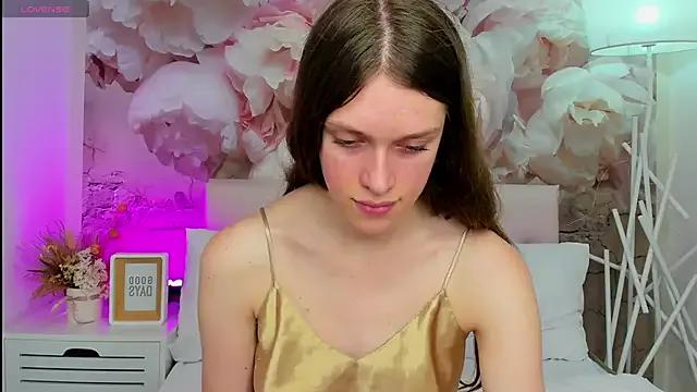 Bicurious beauty: JaneBrowni gets unclothed while caressing her clitoris online JaneBrowni from StripChat