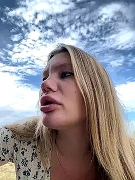 Group justmilaa on StripChat