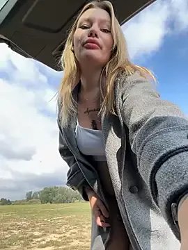 Group justmilaa on StripChat