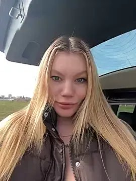 Group justmilaa on StripChat