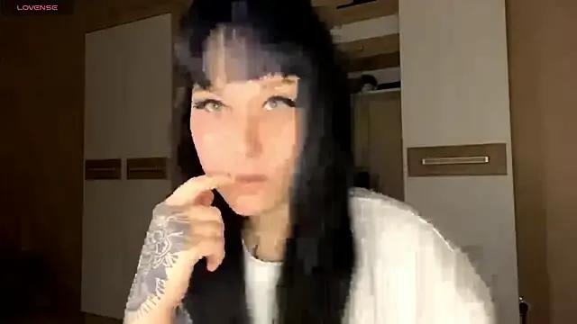 Captivating LaurenOveson gets uncovered and climax while being spied on LaurenOveson from StripChat