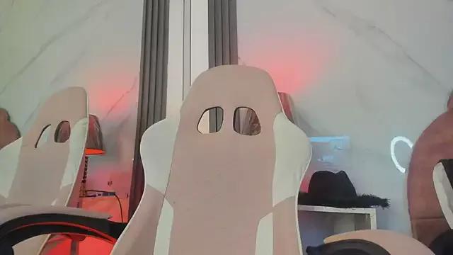 Layla_Cullen — Spank my Puss x7