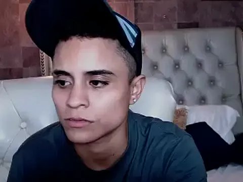 Liiamthompson on StripChat 