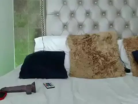 Liiamthompson on StripChat 