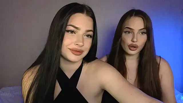 Private LisaAndDenis on StripChat