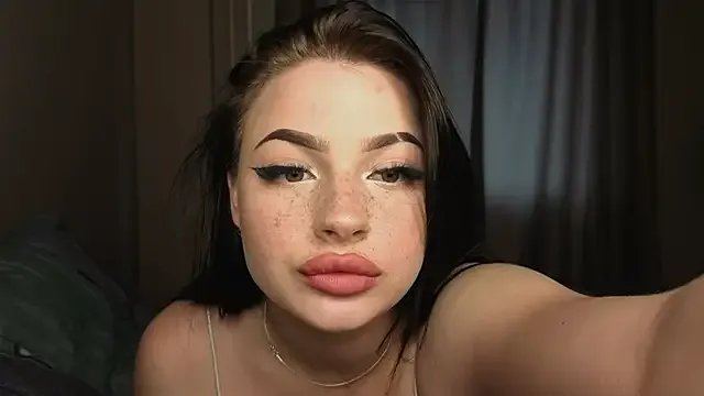 Private LisaAndDenis on StripChat