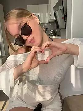 Little_Forest_ELF on StripChat 