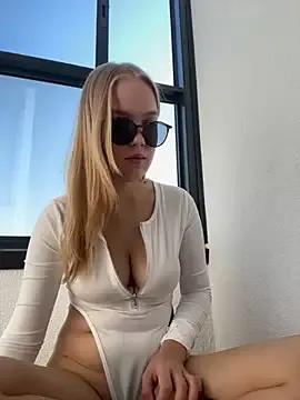 Little_Forest_ELF on StripChat 