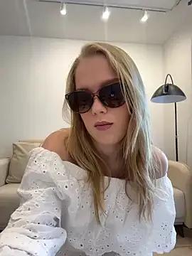 Little_Forest_ELF from StripChat