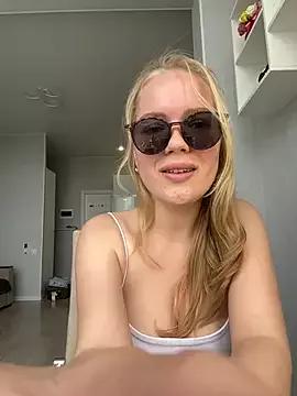 Little_Forest_ELF on StripChat 