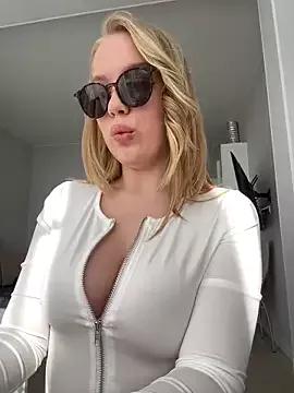 Little_Forest_ELF on StripChat 