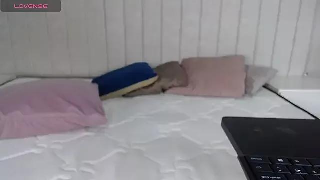 Littleolivia_ on StripChat 