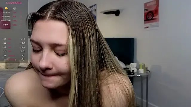 Freechat lolly_dollyyy on StripChat