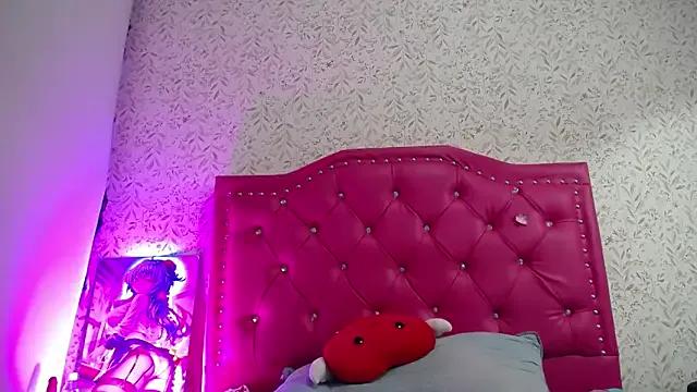 luly_pink on StripChat 