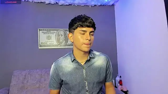 Freechat Lyam_ap on StripChat