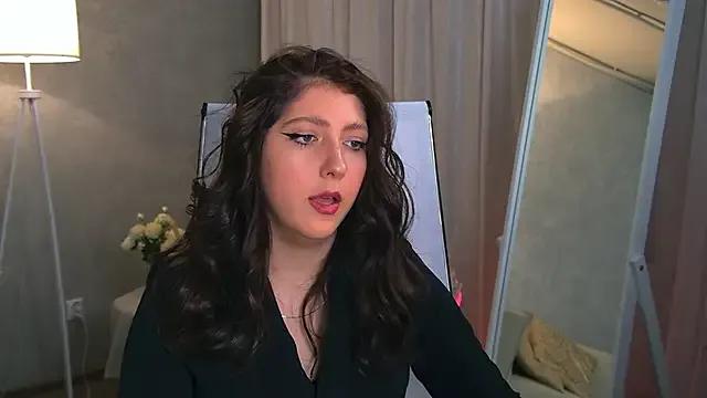 Seductive Mary_Miiller gets bare naked and squirt while being followed Mary_Miiller from StripChat