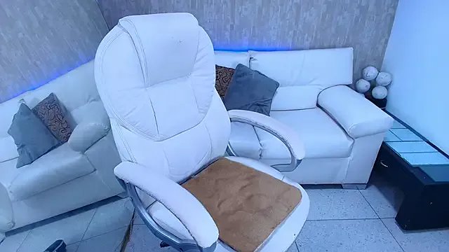 meggan_77 on StripChat 