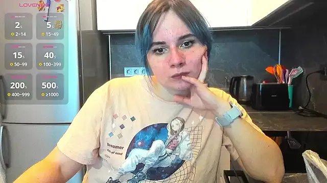 Freechat MilaniaCute on StripChat