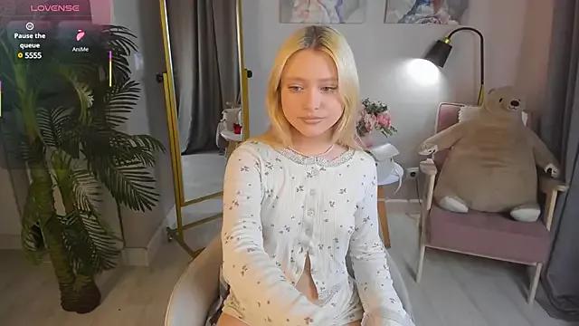Millie_Vanillies on StripChat