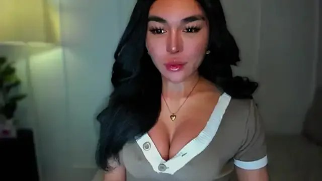 MissValentinaJohnson on StripChat 