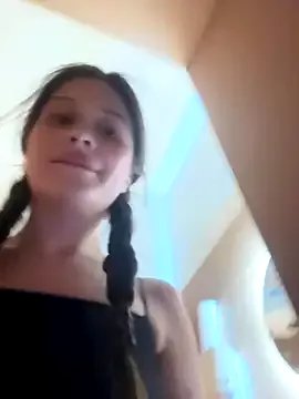 Freechat mmelicious on StripChat