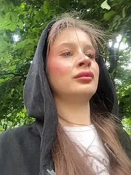 Freechat mmelicious on StripChat