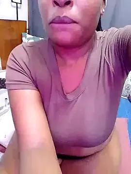 Fixation wishes with sites MrsMxx25's live cam for a dirty camshow MrsMxx25 from StripChat