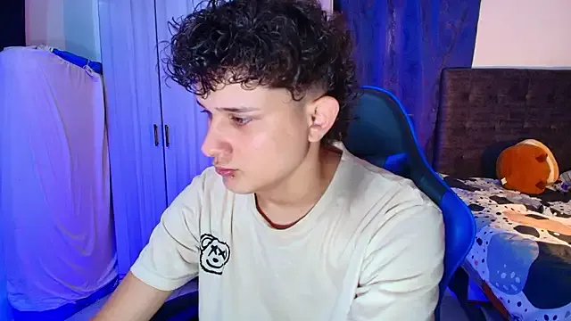 Nathan_Bluee from StripChat