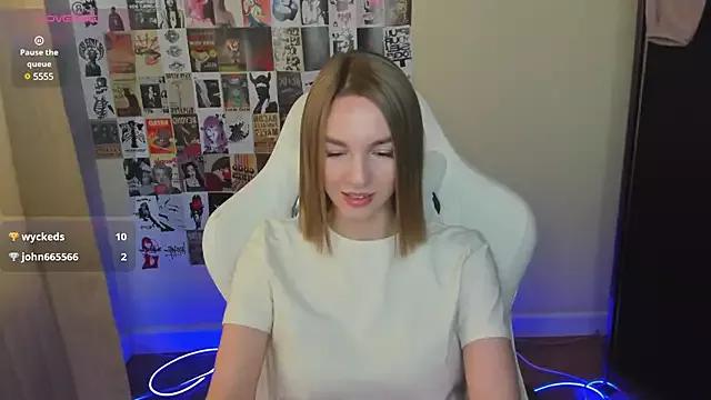 NessaDiazz on StripChat 
