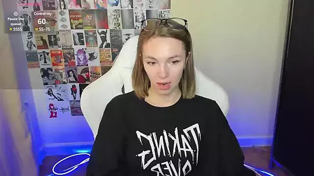 NessaDiazz on StripChat 