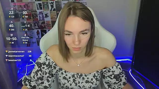 NessaDiazz on StripChat