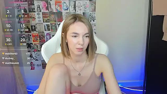 NessaDiazz on StripChat 
