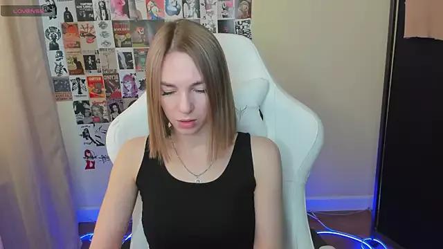 NessaDiazz on StripChat 