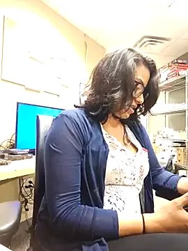 Freechat Nikkierosee on StripChat