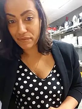 Freechat Nikkierosee on StripChat