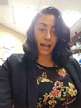 Freechat Nikkierosee on StripChat