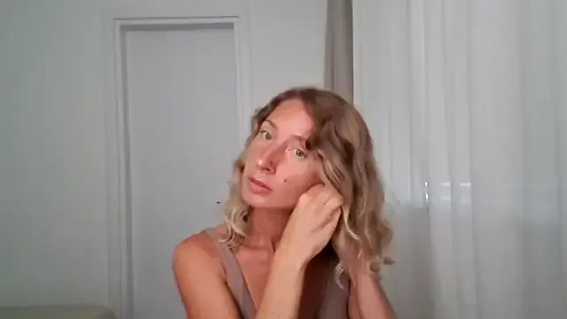 Freechat Paevoa on StripChat