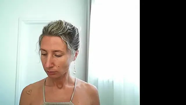 Freechat Paevoa on StripChat