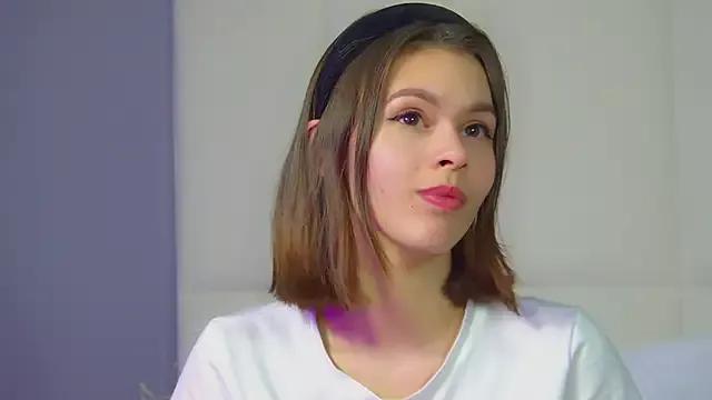 Freechat PollyLanders on StripChat