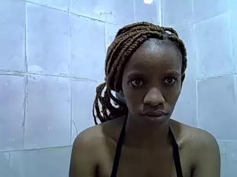 Freechat prettybeee on StripChat