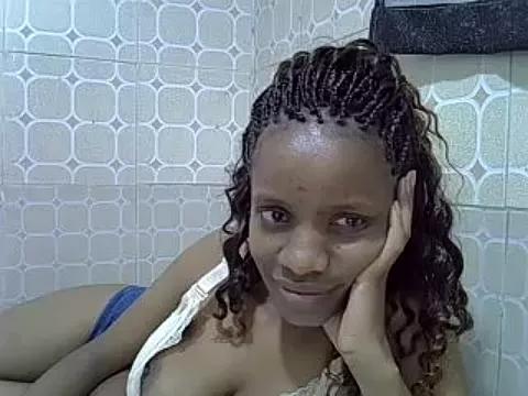 Freechat prettybeee on StripChat