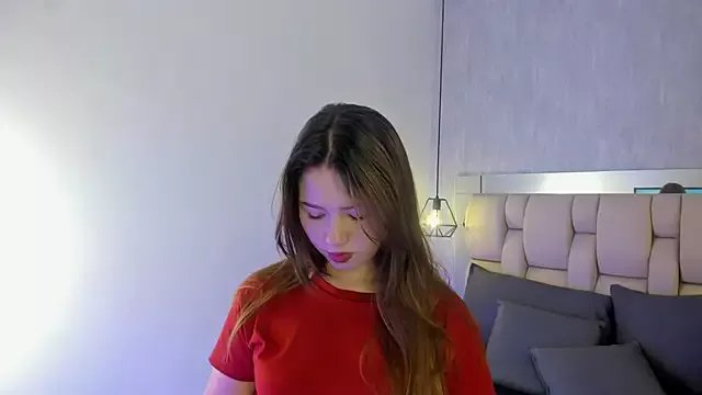 Roxie-Summers11 on StripChat