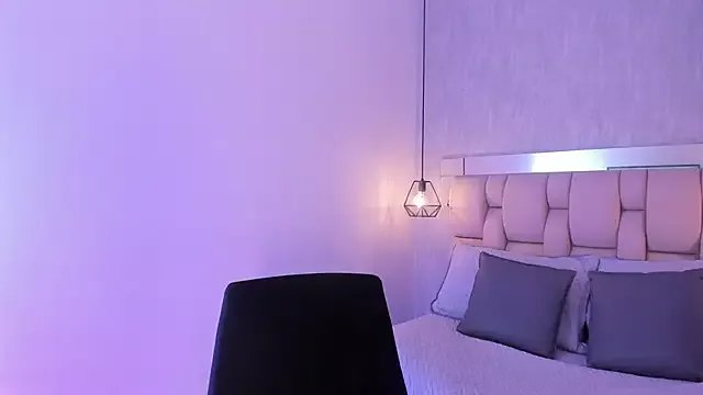 Roxie-Summers11 on StripChat