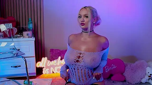 SabrinaJade's avatar