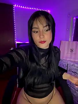 Unleash your yearning with the cute StripChat performer - Salome_polaniiee salome_polaniiee from StripChat