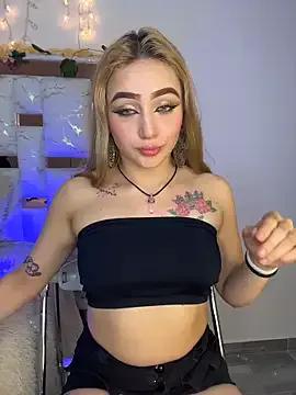 Sara_Sophia420 from StripChat