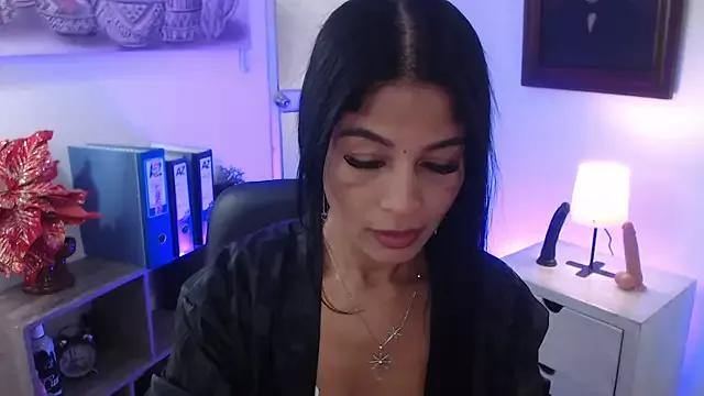 saralife on StripChat 