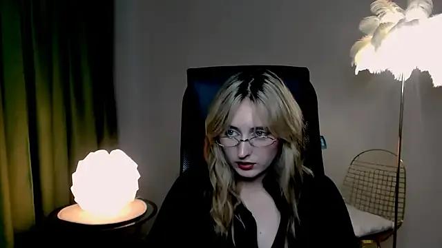 Watch sexy camslut ScarlettScril ScarlettScril from StripChat