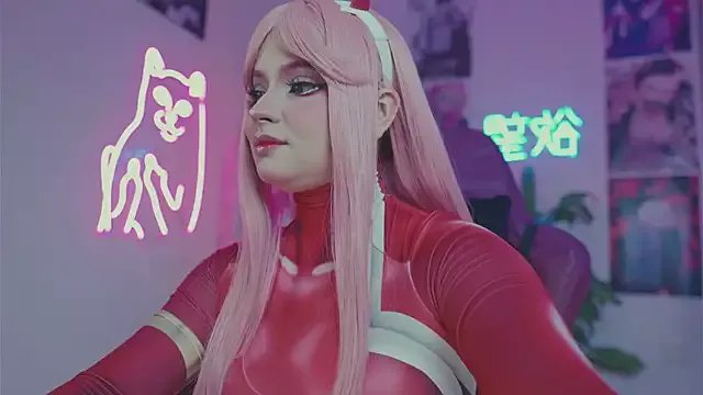 Freechat sensualkattt on StripChat